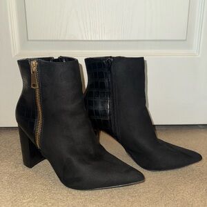 Bamboo bellflower 55 Black Pointed Toe Boots w/ gold Side Zip & faux leather